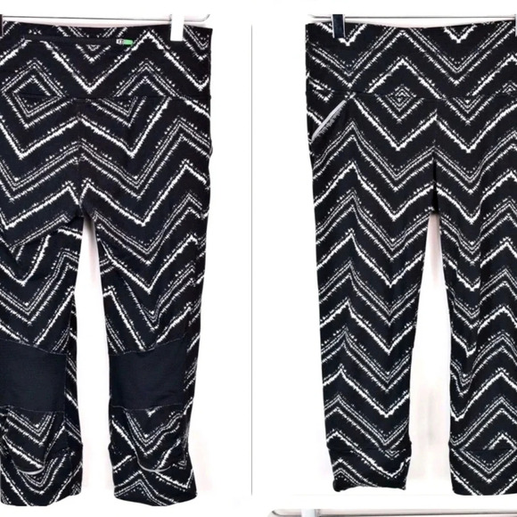 (2) Athleta Chaturanga & Relay leggings bundle black/white Zig Zag/Stripe… - Picture 3 of 15
